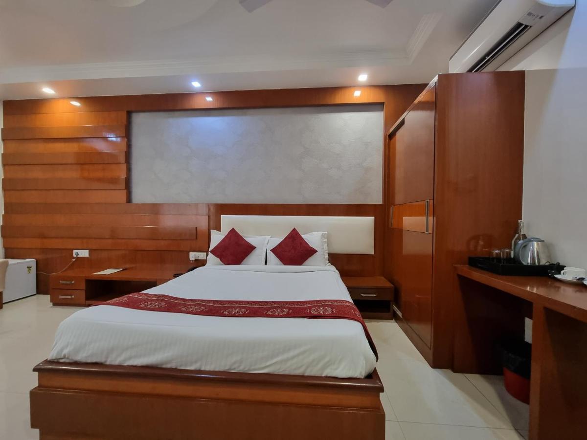 Hotel Vitthal International, Prayagraj Аллахабад Экстерьер фото